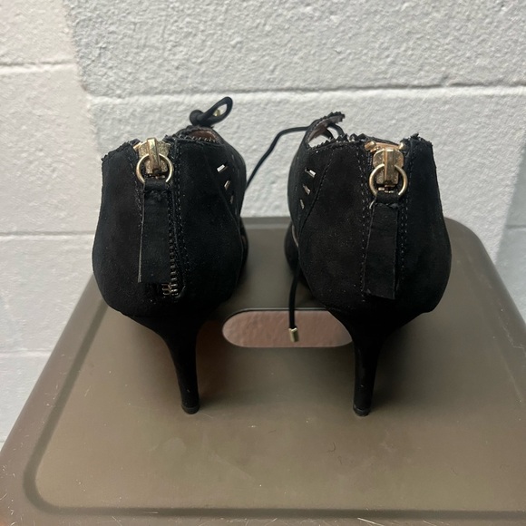 Metaphor Elegant Black Women's Shoes - Picture 4 of 7